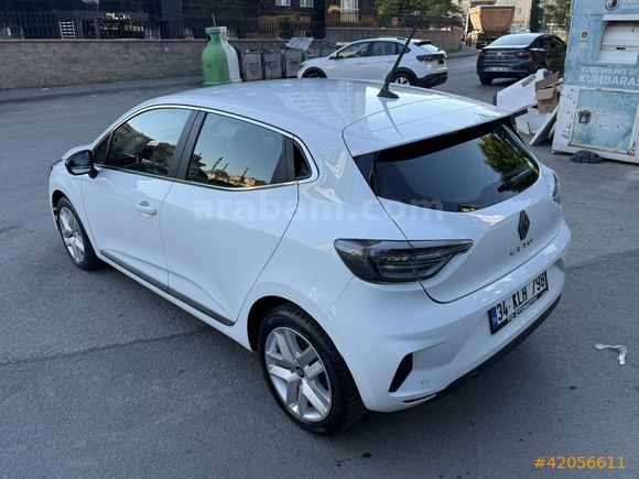 HATASIZ BOYASIZ DEĞİŞENSİZ HASAR KAYITSIZ 2024 CLİO OTOMATİK