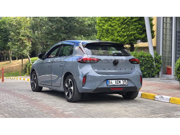 En dolu Corsa-E + park asist