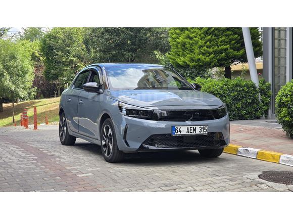 En dolu Corsa-E + park asist