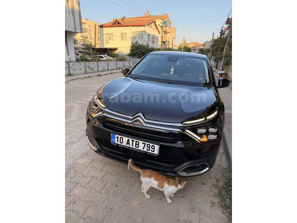 Sahibinden Citroen C4 1.2 PureTech Shine 2023 Model 