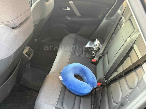 Sahibinden Citroen C4 1.2 PureTech Shine 2023 Model 