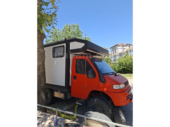 iveco scam 4x4 karavan ruhsatlı kapalı kasa kamyonet