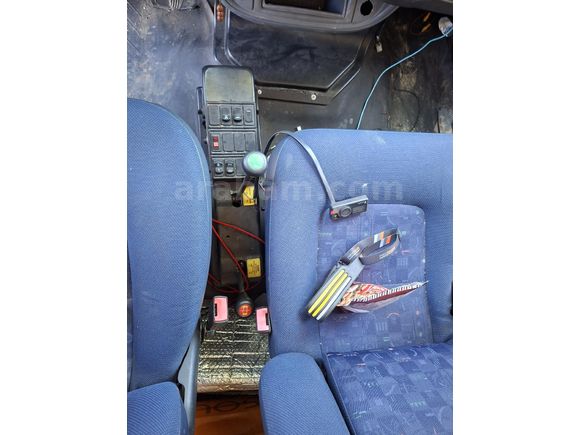 iveco scam 4x4 karavan ruhsatlı kapalı kasa kamyonet