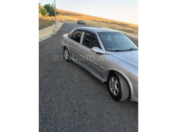 TAKASA AÇIK Sahibinden Opel Vectra 2.0 Elegance 2001 Model