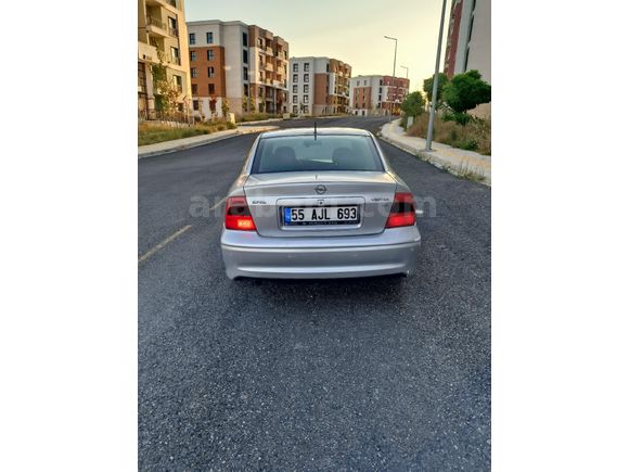 TAKASA AÇIK Sahibinden Opel Vectra 2.0 Elegance 2001 Model