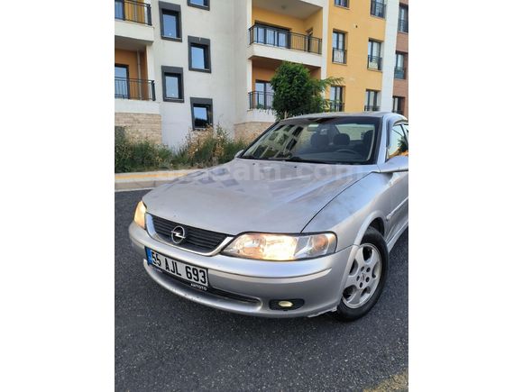 TAKASA AÇIK Sahibinden Opel Vectra 2.0 Elegance 2001 Model