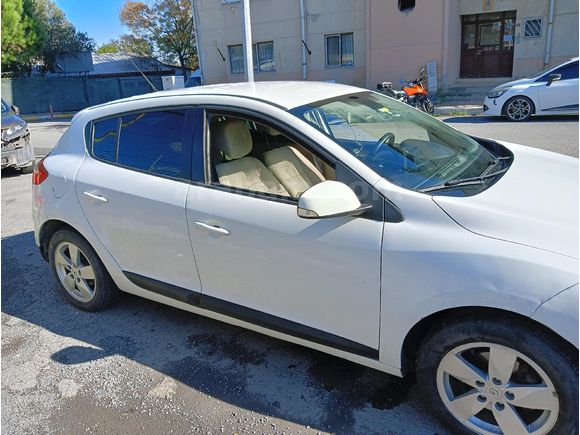 Acil Renault Megane 1.5 dCi Expression 2012 Model  232.000 km Beyaz