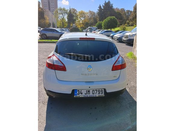 Acil Renault Megane 1.5 dCi Expression 2012 Model  232.000 km Beyaz