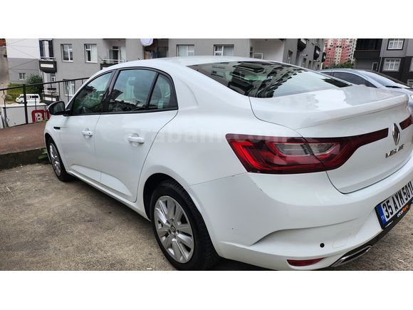 Memurdan Acil Satılık Renault Megane 1.3 TCe Joy 2021 Model 