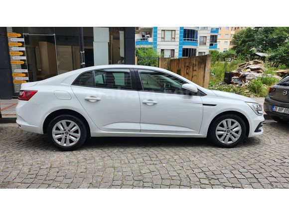 Memurdan Acil Satılık Renault Megane 1.3 TCe Joy 2021 Model 