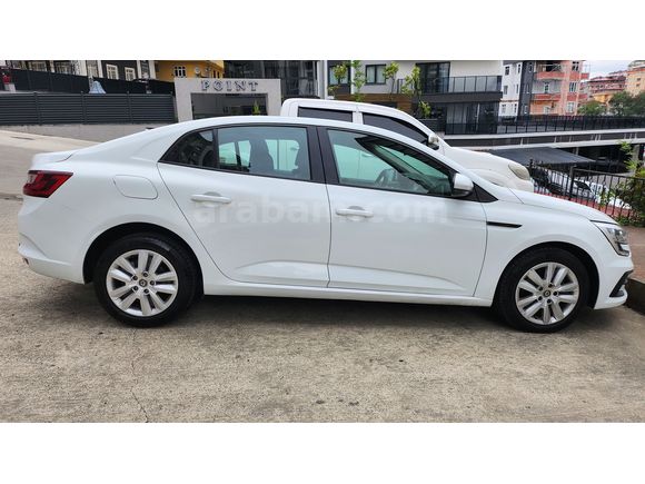 Memurdan Acil Satılık Renault Megane 1.3 TCe Joy 2021 Model 