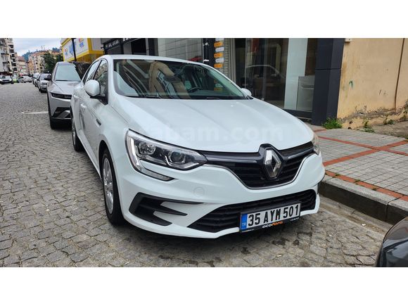 Memurdan Acil Satılık Renault Megane 1.3 TCe Joy 2021 Model 