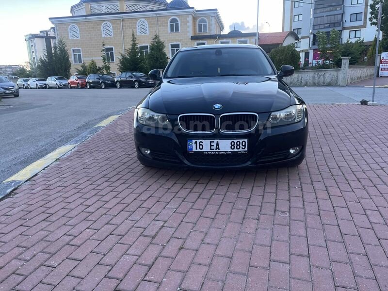 Galeriden BMW 3 Serisi 320d Comfort 2011 Model Uşak 194.000 km Siyah