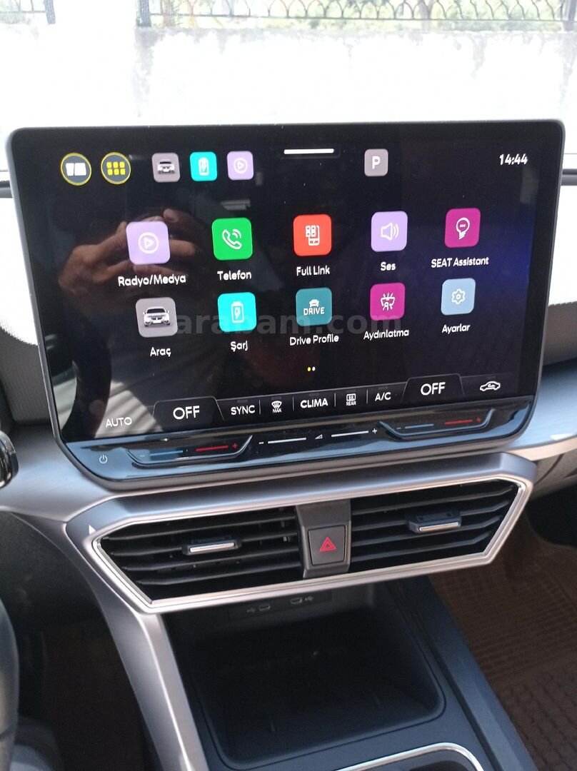 ACİL TEKLİF USULU SATIS Sahibinden Seat Leon 1.5 eHybrid FR 2025 Model 4