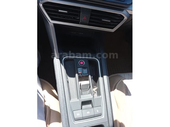 Sahibinden Seat Leon 1.5 eHybrid FR 2025 Model