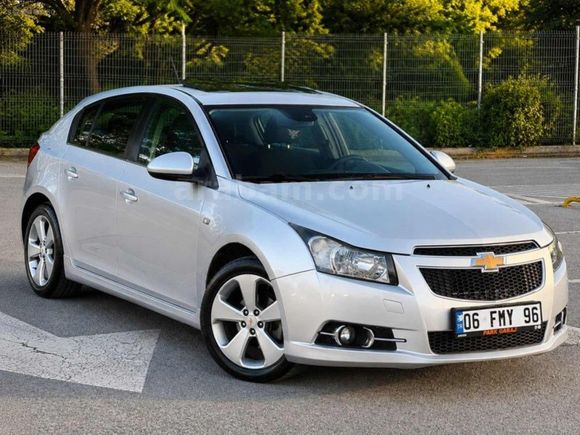 2012 MODEL // SUNROOFLU//177.000KM//HATASIZ OTOMATİK//FULL+FULL