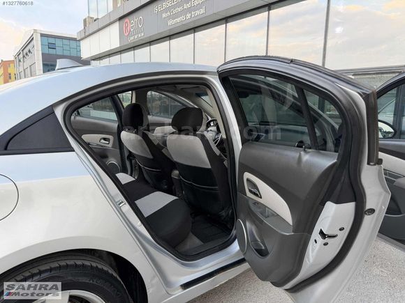 Galeriden Chevrolet Cruze 1.6 LS 2010 Model Konya 277.000 km Gri