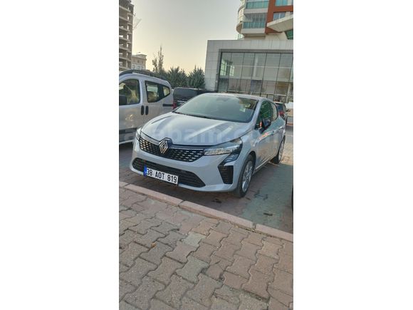 Sahibinden Renault Clio 1.0 TCe Evolution 2025 Model Kayseri 42.000 km Gri