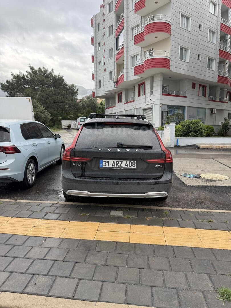 Sahibinden Volvo V90 Cross Country 2.0 B5 Ultimate Bright 2022 Model Hatay 71.000 km Siyah 4