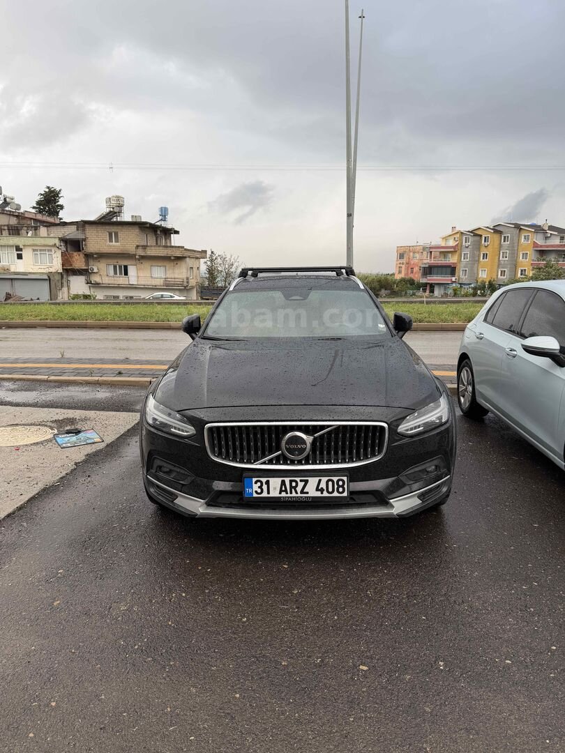 Sahibinden Volvo V90 Cross Country 2.0 B5 Ultimate Bright 2022 Model Hatay 71.000 km Siyah 1