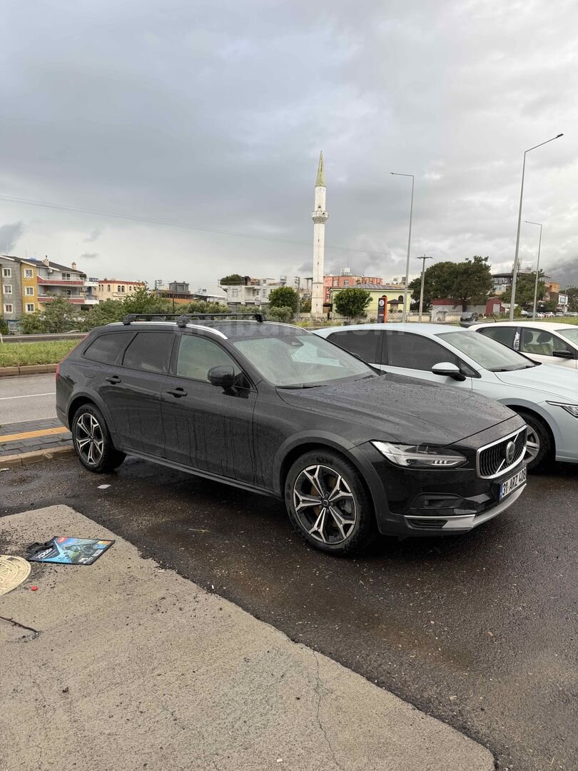 Sahibinden Volvo V90 Cross Country 2.0 B5 Ultimate Bright 2022 Model Hatay 71.000 km Siyah 2