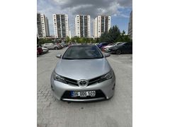 Sahibinden Toyota Auris 1.4 D-4D Active Skypack 2013 Model  205.000 km Gri (Gümüş)