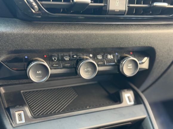 Galeriden Citroen C4 X 1.2 PureTech Feel 2023 Model İstanbul