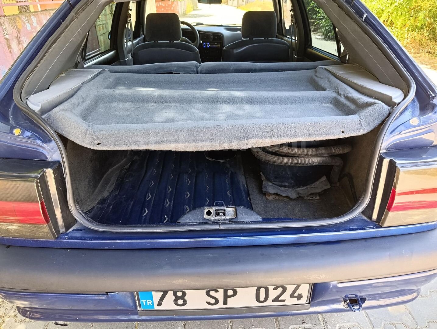 Galeriden Renault R 19 1.6 Europa iE 1999 Model Edirne 352.000 km Mavi (metalik) 6