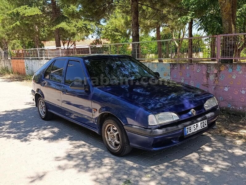 Galeriden Renault R 19 1.6 Europa iE 1999 Model Edirne 352.000 km Mavi (metalik)
