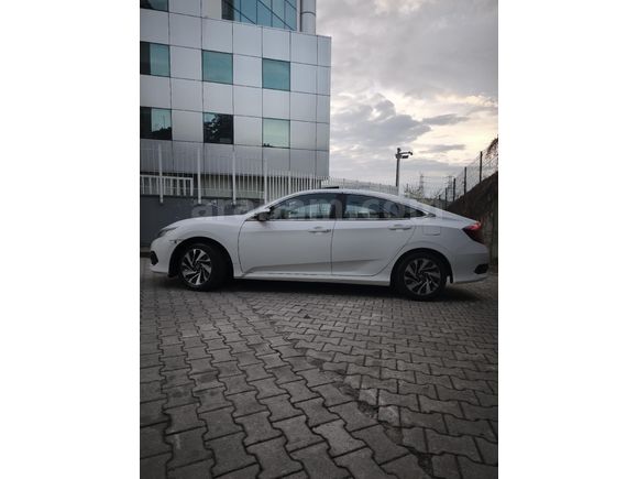 Servis bakımlı Honda Civic 1.6i VTEC Eco Elegance 2018 Model