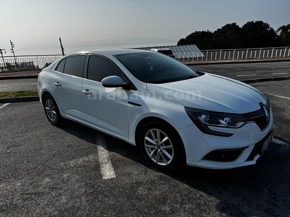 Sahibinden Renault Megane 1.5 Blue DCI Touch 2020 Model 