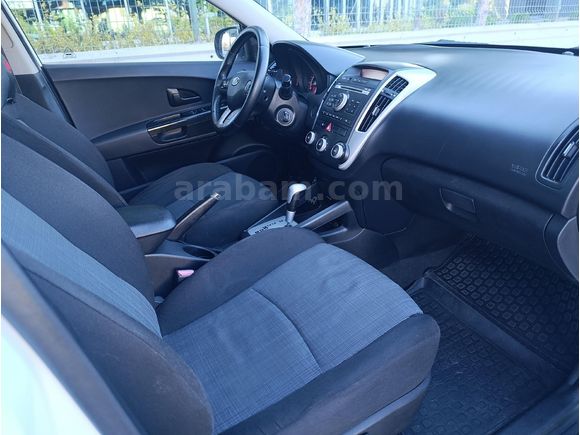 Galeriden Kia Ceed 1.6 CRDi Motion 2011 Model Aksaray