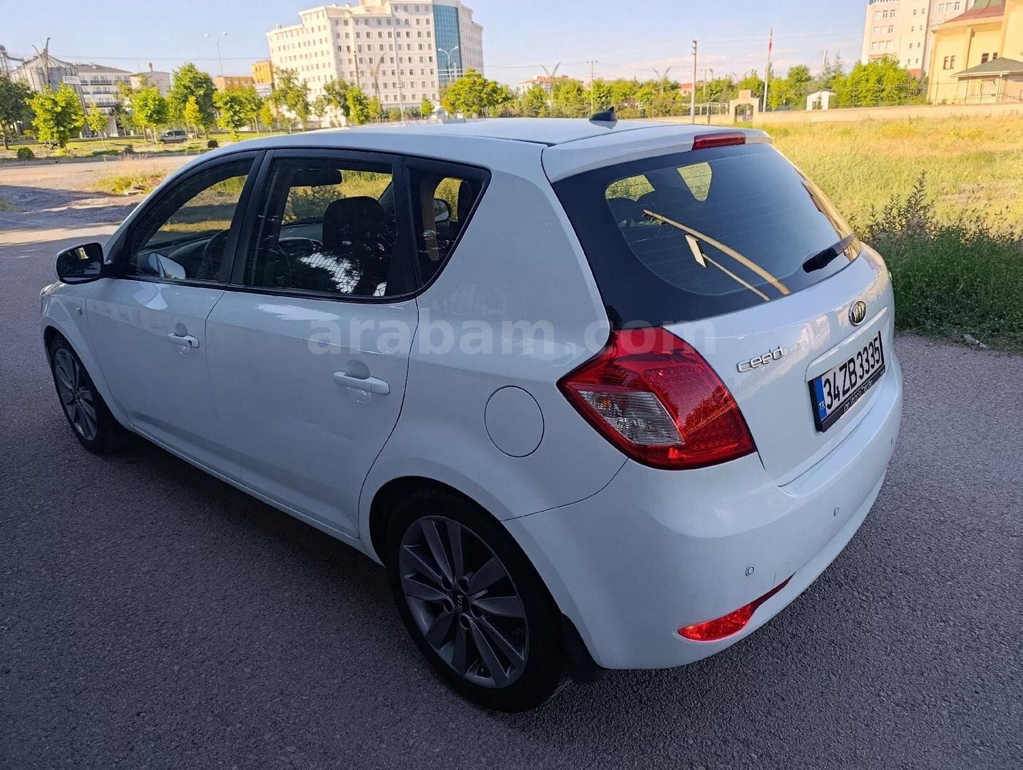 Galeriden Kia Ceed 1.6 CRDi Motion 2011 Model Aksaray 130.000 km Beyaz 5