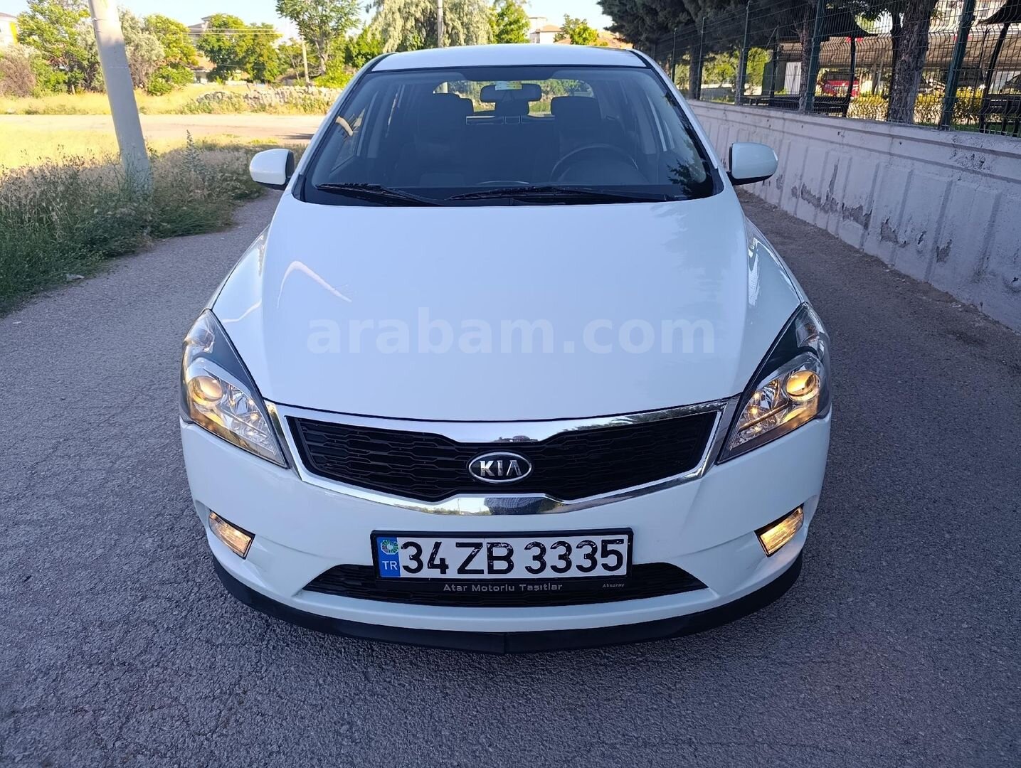 Galeriden Kia Ceed 1.6 CRDi Motion 2011 Model Aksaray 130.000 km Beyaz 6