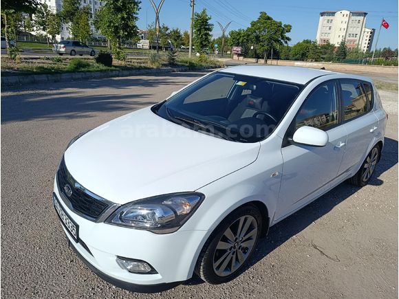 Galeriden Kia Ceed 1.6 CRDi Motion 2011 Model Aksaray