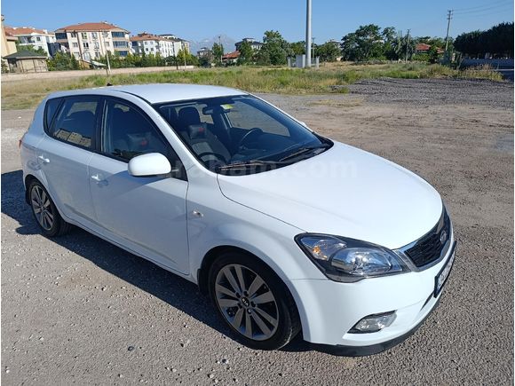 Galeriden Kia Ceed 1.6 CRDi Motion 2011 Model Aksaray