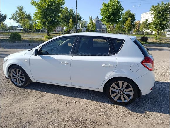 Galeriden Kia Ceed 1.6 CRDi Motion 2011 Model Aksaray