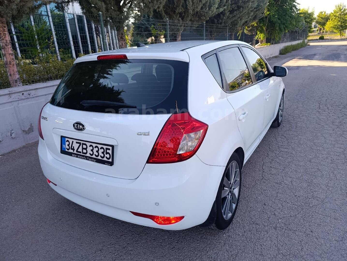 Galeriden Kia Ceed 1.6 CRDi Motion 2011 Model Aksaray 130.000 km Beyaz 4