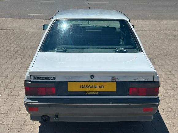 1993 MODEL RENAULT 9 BROADWAY 