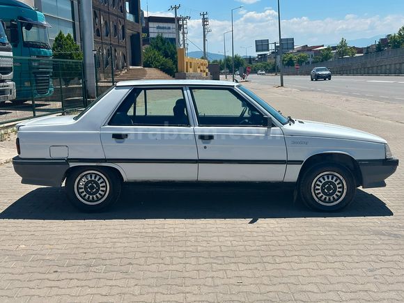 1993 MODEL RENAULT 9 BROADWAY 