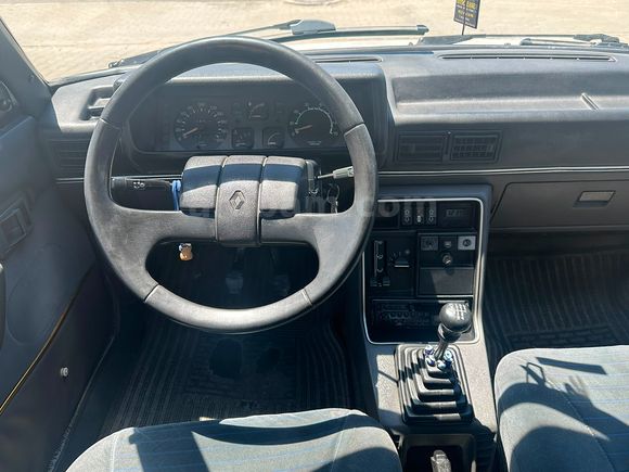 1993 MODEL RENAULT 9 BROADWAY 