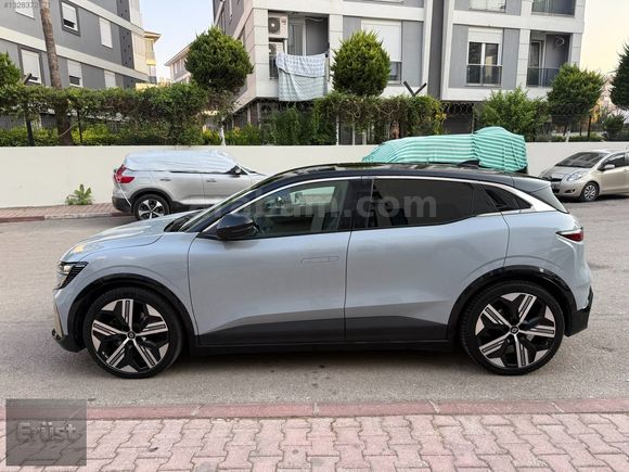 2023 RENAULT MEGANE E-TECH İCONİC EV60 GARANTİLİ