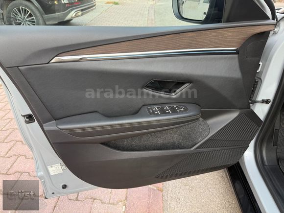 2023 RENAULT MEGANE E-TECH İCONİC EV60 GARANTİLİ