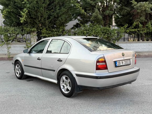 Galeriden Skoda Octavia 1.6 GLX 2000 Model Konya