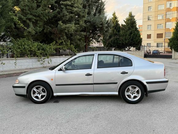 Galeriden Skoda Octavia 1.6 GLX 2000 Model Konya
