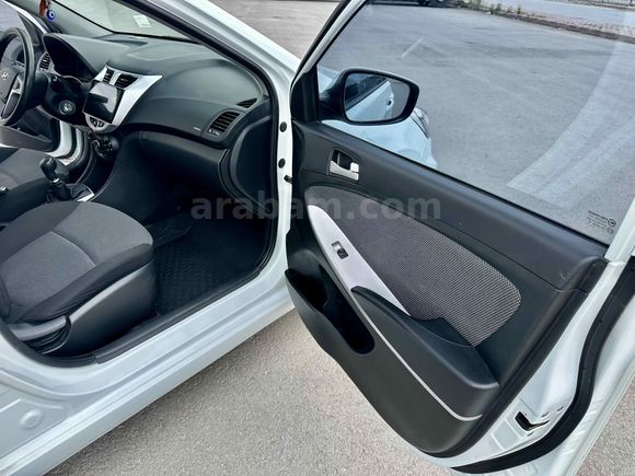 Galeriden Hyundai Accent Blue 1.6 CRDI Mode Plus 2013 Model Konya