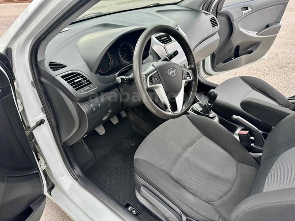 Galeriden Hyundai Accent Blue 1.6 CRDI Mode Plus 2013 Model Konya