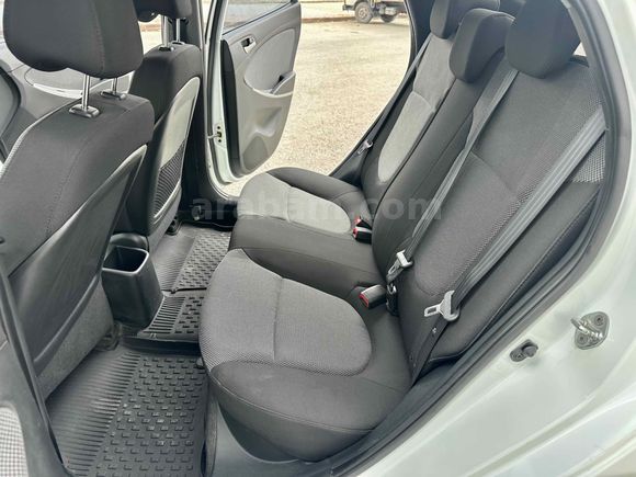 Galeriden Hyundai Accent Blue 1.6 CRDI Mode Plus 2013 Model Konya