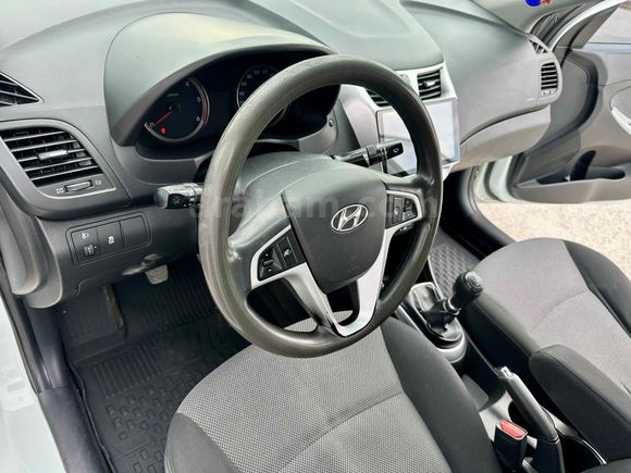 Galeriden Hyundai Accent Blue 1.6 CRDI Mode Plus 2013 Model Konya
