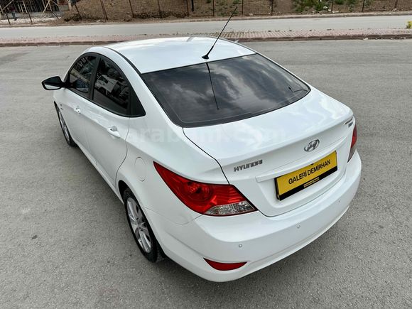 Galeriden Hyundai Accent Blue 1.6 CRDI Mode Plus 2013 Model Konya